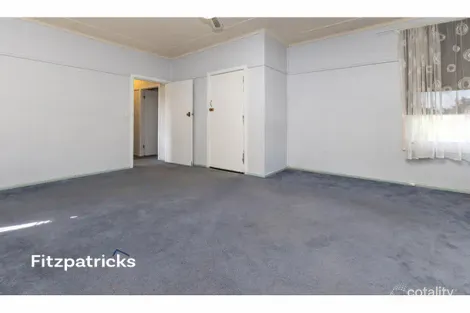 Property photo of 37 Phillip Avenue Mount Austin NSW 2650