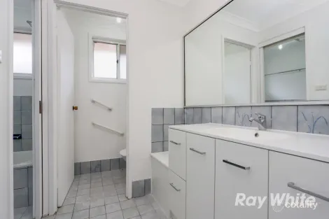 Property photo of 11 Barnard Crescent Oakhurst NSW 2761