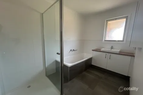 Property photo of 3 Kallista Place Melton West VIC 3337