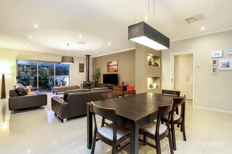 Property photo of 6 Wartook Glade Caroline Springs VIC 3023