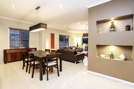 Property photo of 6 Wartook Glade Caroline Springs VIC 3023