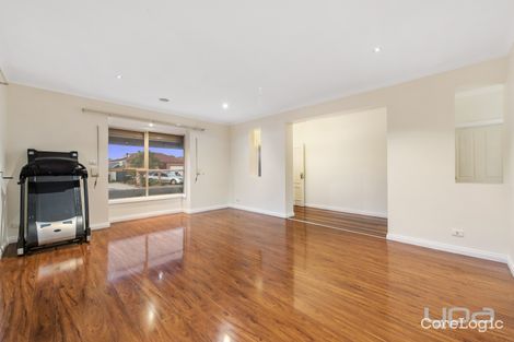 Property photo of 12 Hammersley Place Caroline Springs VIC 3023