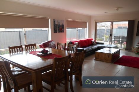 Property photo of 38 Hackney Circuit Clyde North VIC 3978