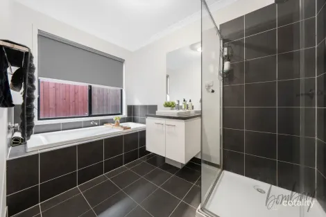 Property photo of 9 Nebula Crescent Mickleham VIC 3064