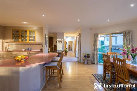 Property photo of 2 Biralee Court Berwick VIC 3806