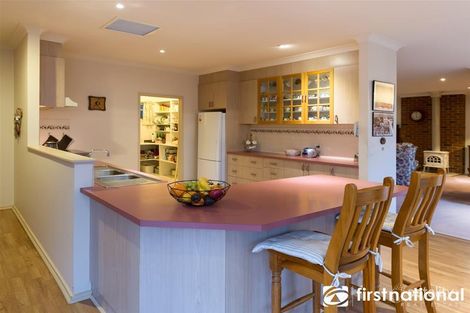 Property photo of 2 Biralee Court Berwick VIC 3806