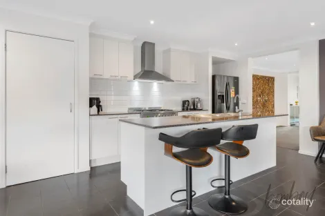 Property photo of 9 Nebula Crescent Mickleham VIC 3064