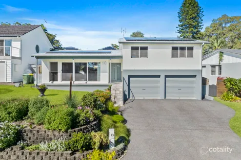 10 Merindah Ave, Green Point, NSW 2251
