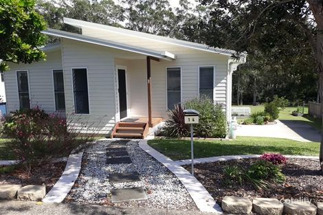 Property photo of 14 Sandpiper Drive Scotts Head NSW 2447