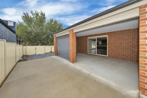 11 Omarama Way, Taylors Hill, VIC 3037