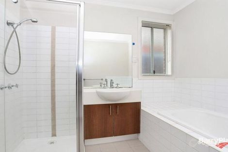 2/3 Swallow St, Werribee, VIC 3030