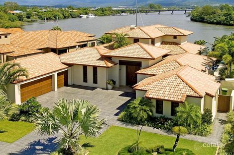 Property photo of 3130 Riverleigh Drive Hope Island QLD 4212