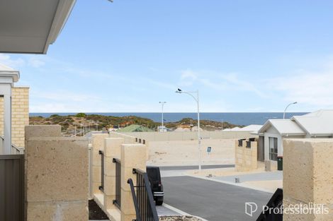 Property photo of 14 Ruby Rise Alkimos WA 6038