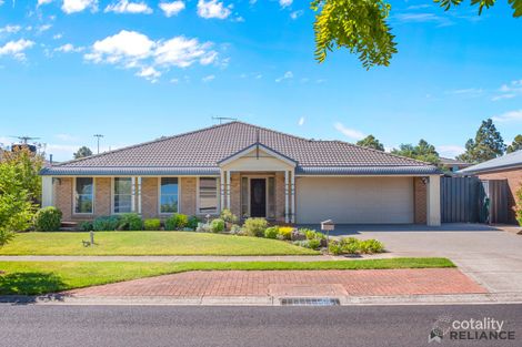 24 Barcoo St, Manor Lakes, VIC 3024