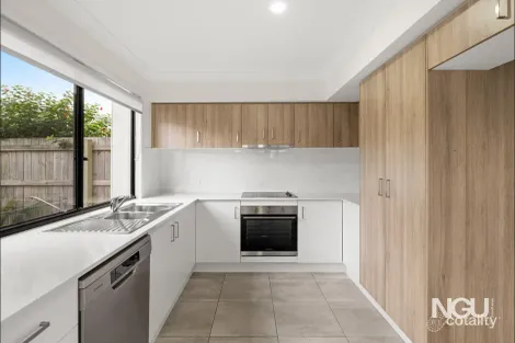 Property photo of 490 Grande Avenue Spring Mountain QLD 4300