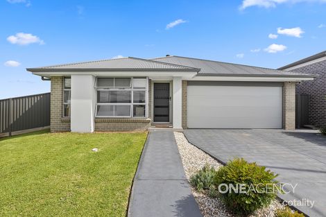 17 Wildflower Cres, Calderwood, NSW 2527