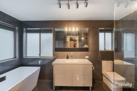 2 Yellow Button Cl, Warner, QLD 4500