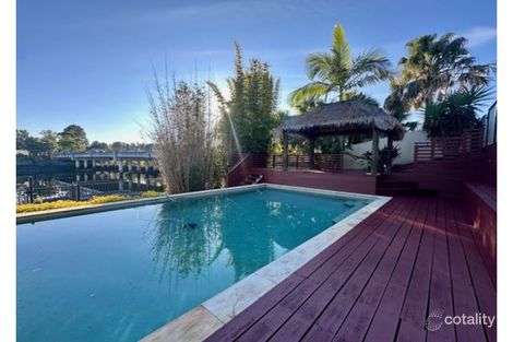 Property photo of 2 Harbourvue Court Helensvale QLD 4212