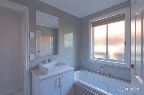 Property photo of 2 Ponsford Place Epping VIC 3076