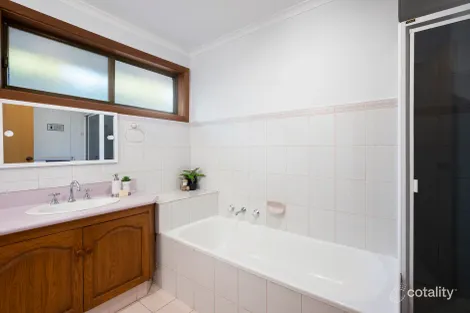 Property photo of 11 Huron Close Rowville VIC 3178