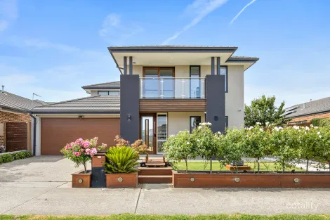 21 Tamarind Rd, Cranbourne North, VIC 3977