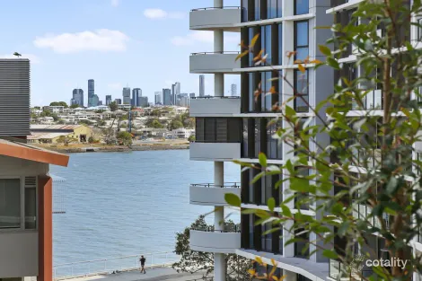 4082/37C HARBOUR RD, HAMILTON, QLD 4007