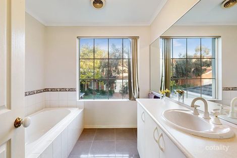 Property photo of 3 Cottinglea Terrace Ringwood North VIC 3134