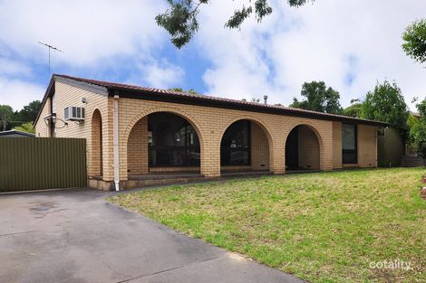 18 Iona Rd, Aberfoyle Park, SA 5159