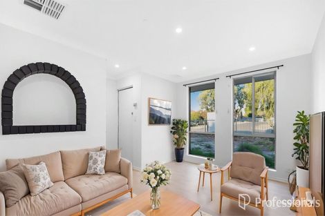 Property photo of 8 Delamere Way Camillo WA 6111