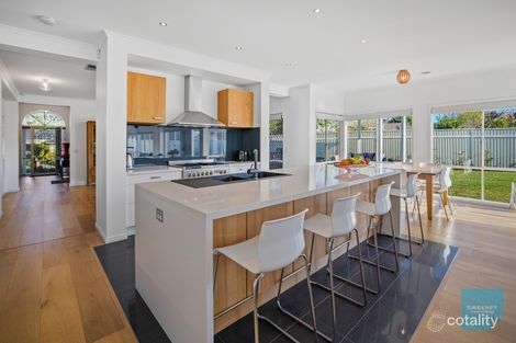 Property photo of 3 Finsbury Close Caroline Springs VIC 3023
