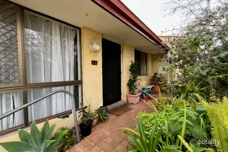 13/5 Kitchener Rd, Melville, WA 6156