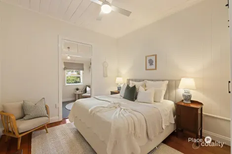 Property photo of 277 Chatsworth Road Coorparoo QLD 4151