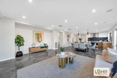 Property photo of 28 Carradale Road Clyde North VIC 3978