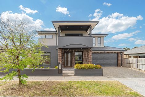 17 Oscar Cct, Roxburgh Park, VIC 3064