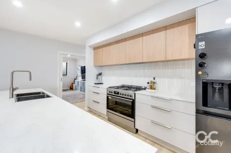 Property photo of 35 Clearview Crescent Orange NSW 2800