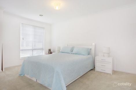 Property photo of 5 Butterfield Place Cranbourne East VIC 3977
