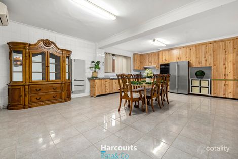 15 Ivanhoe Ave, St Albans, VIC 3021