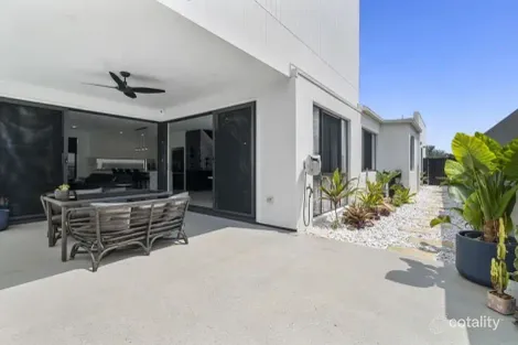 Property photo of 85 Lake Serenity Boulevard Helensvale QLD 4212