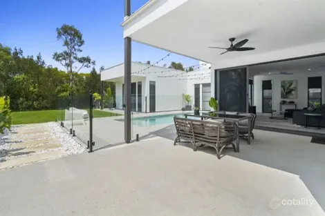 Property photo of 85 Lake Serenity Boulevard Helensvale QLD 4212