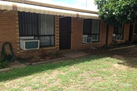 Property photo of 2/14 School Lane Emerald QLD 4720