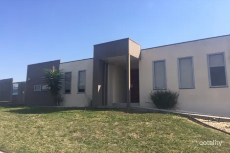 Property photo of 70 Bradman Boulevard Traralgon VIC 3844