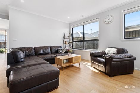 Property photo of 8 Polkinghorne View Lucas VIC 3350