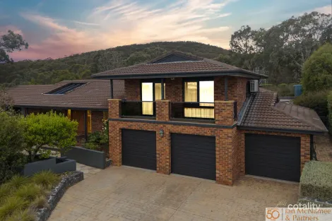 Property photo of 31 Halloran Drive Jerrabomberra NSW 2619
