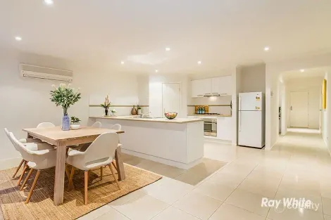 Property photo of 30 Merriwee Chase Sandhurst VIC 3977