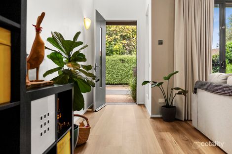 Property photo of 10/25 Jerrabomberra Avenue Narrabundah ACT 2604