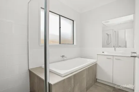 Property photo of 76 Mount Mitchell Street Park Ridge QLD 4125