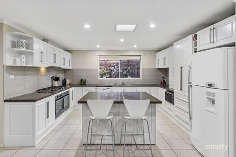 Property photo of 28 Postregna Way Skye VIC 3977