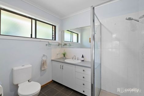 Property photo of 4 Wood Street Drouin VIC 3818