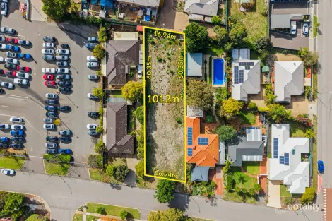 24 Melbourne St, St James, WA 6102
