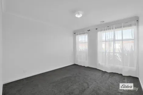 Property photo of 6 Grampians Drive Moe VIC 3825